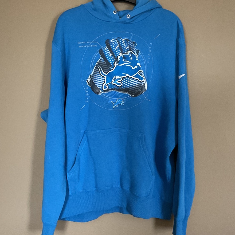Vintage Detroit lions hoodie team apparel with NFL GLOVES . Heart of a LION